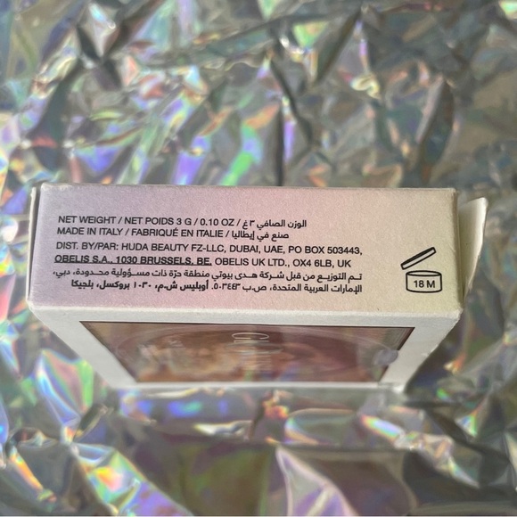 NIB HudaBeauty Bronzing Powder | Medium | GloWish Soft Radiance | Vegan - Picture 5 of 6